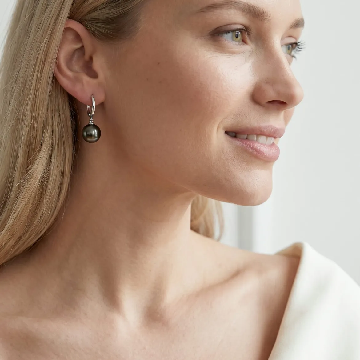 Tahitian South Sea Pearl Mary Earrings