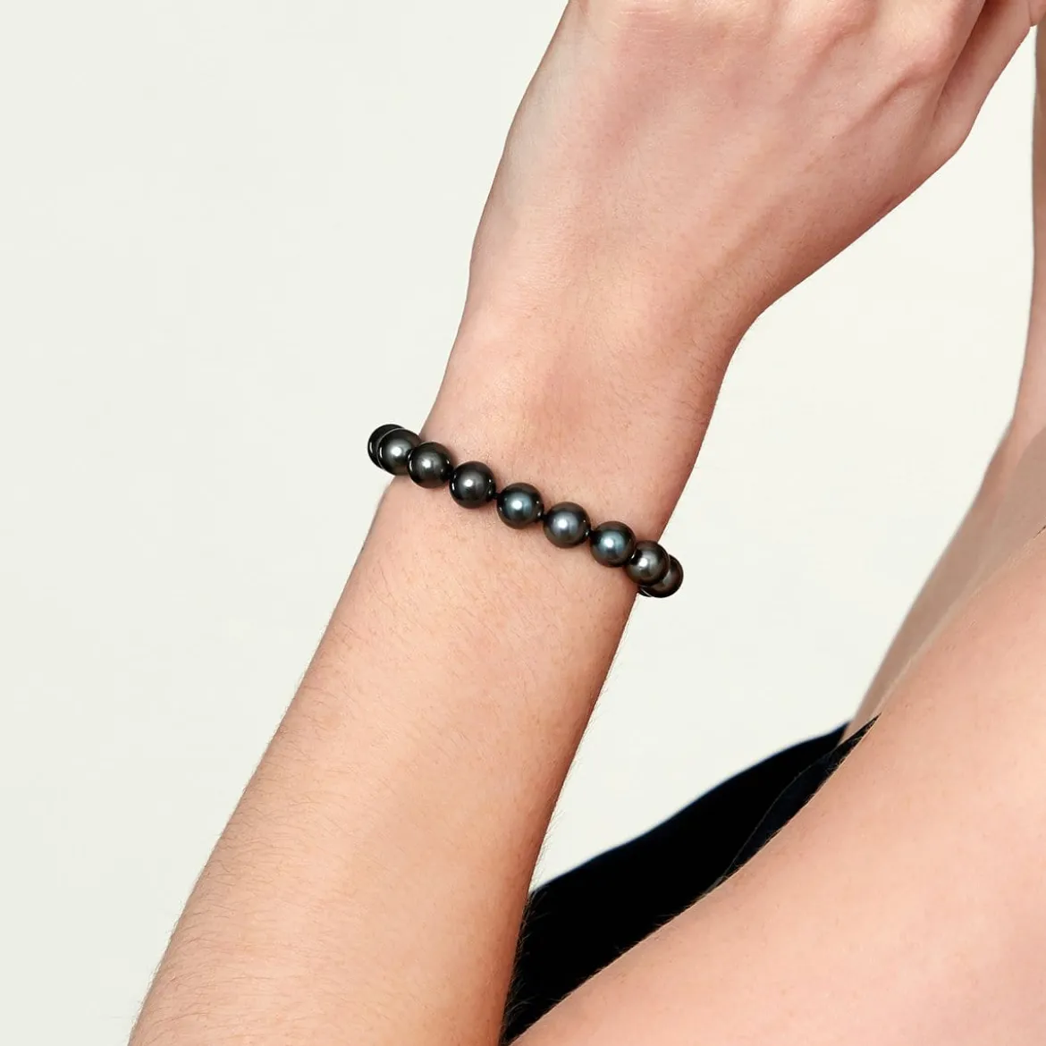 True Round Black Tahitian Pearl Bracelet, 8.0-9.0mm - AAA Quality