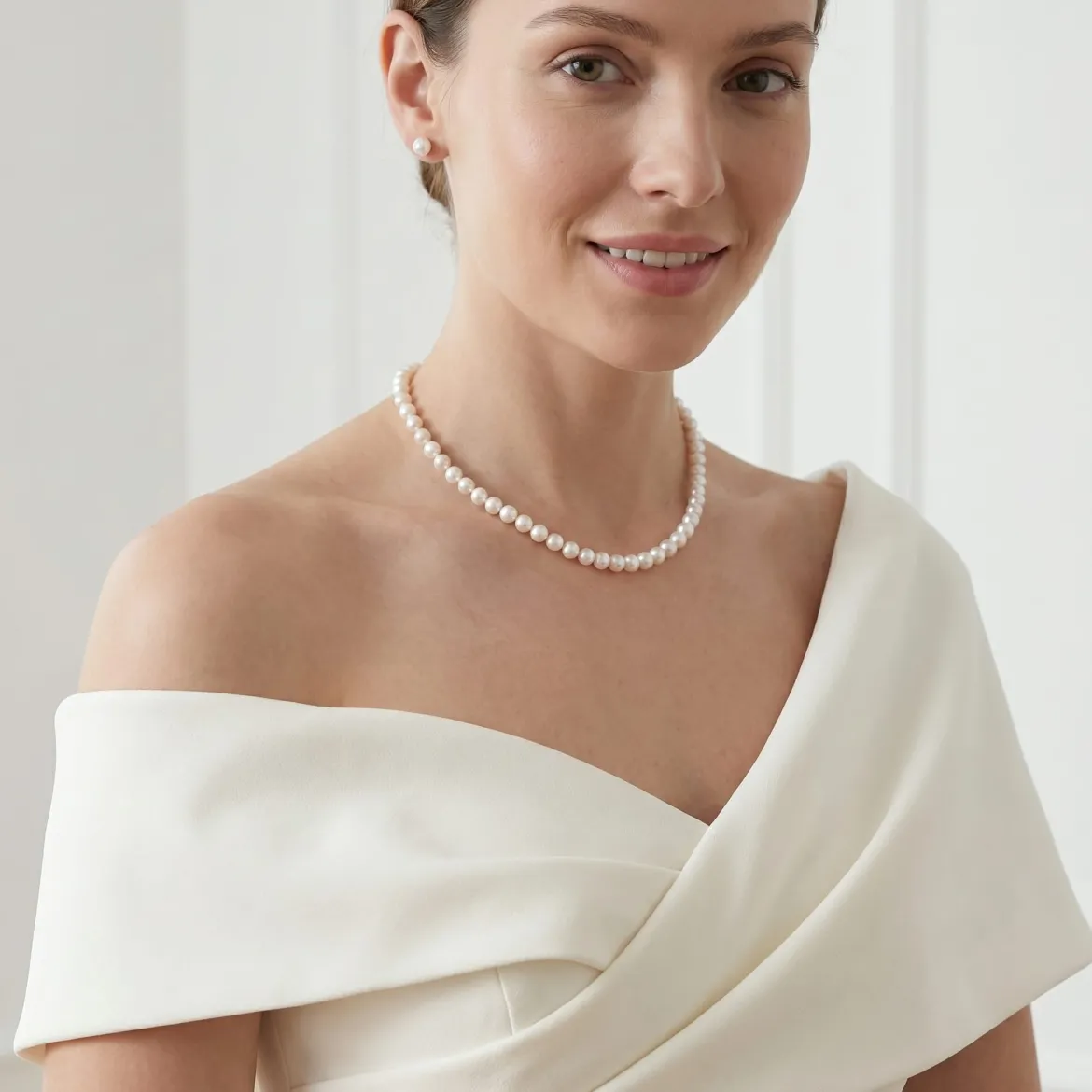 White Japanese Hanadama Akoya Pearl Necklace, 7.0-7.5mm
